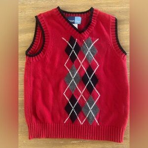 FREE GIFT WRAPPING!
NWOT Boys Red Argyle Sweater Vest